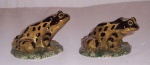 Frog figures pair